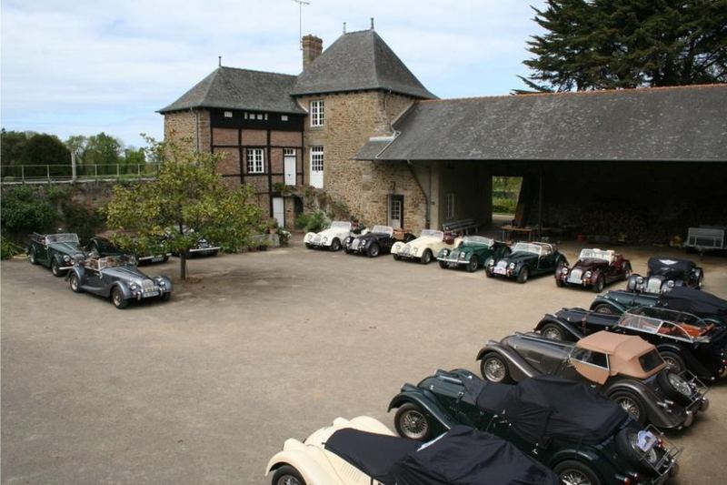 La cour intérieure du manoir et son grand préau
