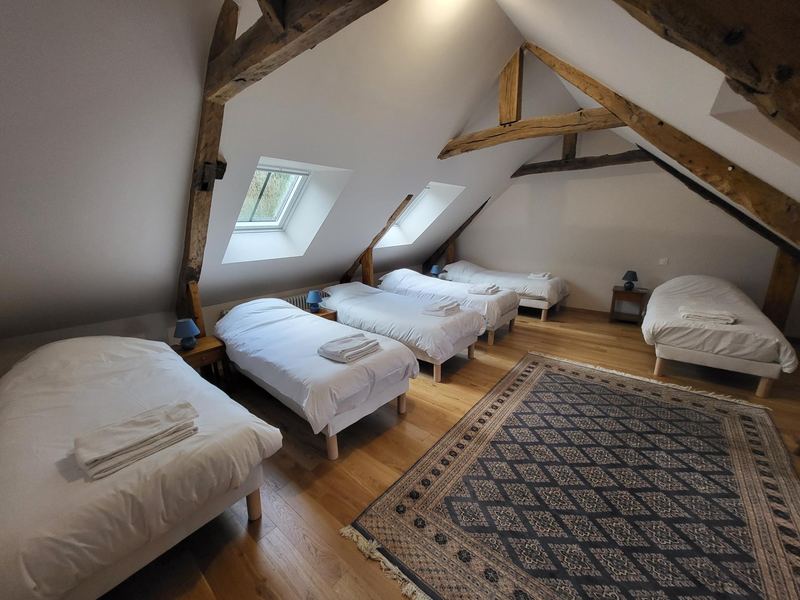 Le dortoir de six lits du gîte de l'Étang