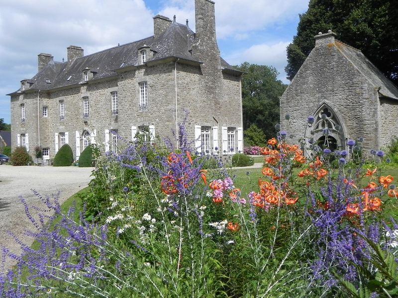 La malouinière et ses agapanthes
